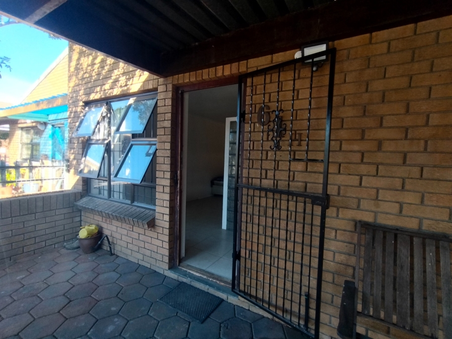 To Let 3 Bedroom Property for Rent in Drostdy Park Western Cape